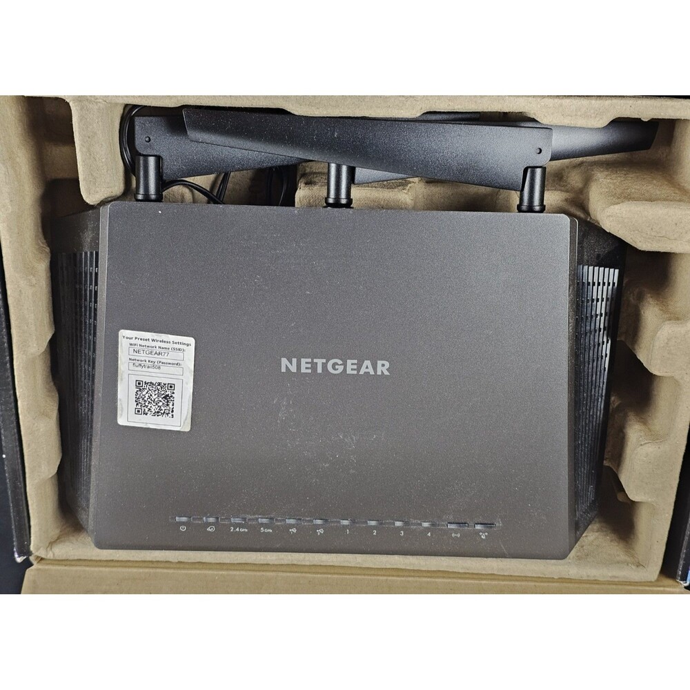 NETGEAR Nighthawk R7000 AC1900 Dual-Band WiFi Router - Picture 3 of 9